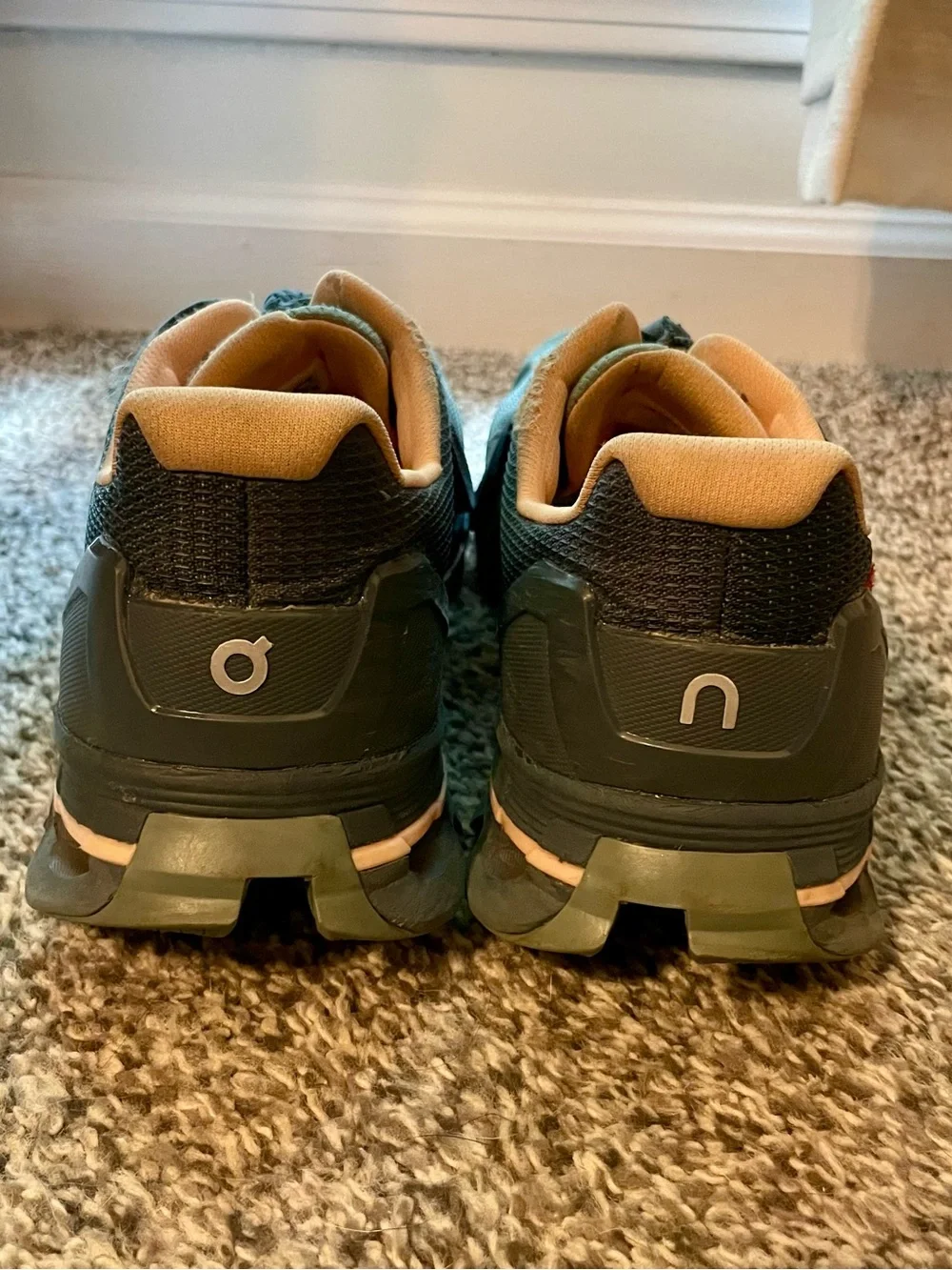 Women's On Cloud Shoes Size 10 Blue/Dark Teal/Tan